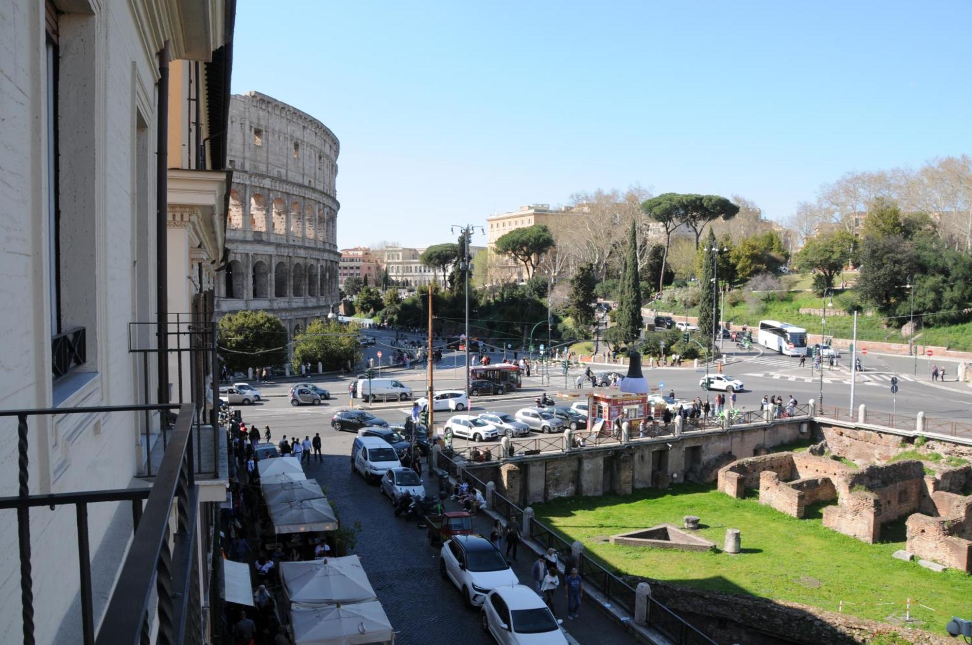 A Casa Di Lu, Al Colosseo - Guest House ローマ エクステリア 写真